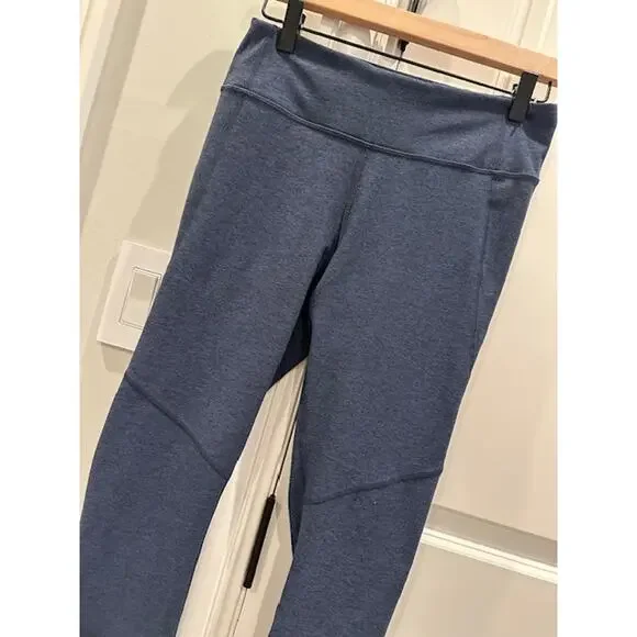 Outdoor Voices 3/4 Leggings Size: Medium Color: Blue - Picture 3 of 6